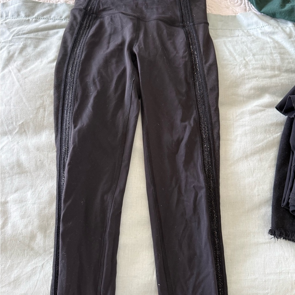 Black lululemon leggings